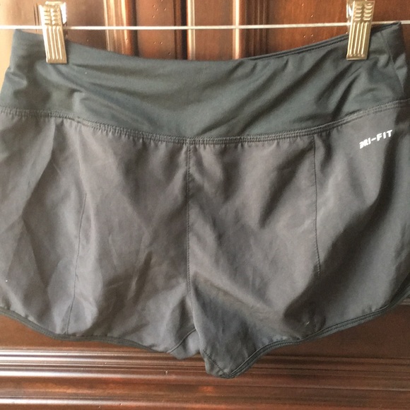 Nike women’s dry fit shorts with liner. Small - Picture 3 of 7